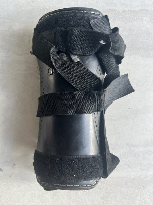 Used ADIDAS NIKE SHIN GUARDS YOUTH Large Soccer Baseball