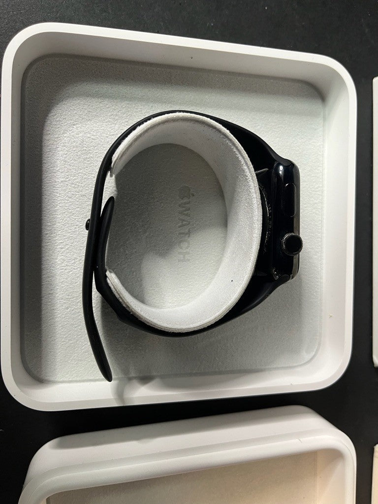 Apple Watch SE 2nd gen 40 mm DOES NOT TURN ON IN GOOD USE