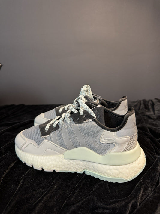 Adidas Sneakers Nite Jogger Women's Size 7 Casual Sneakers Grey, Black
