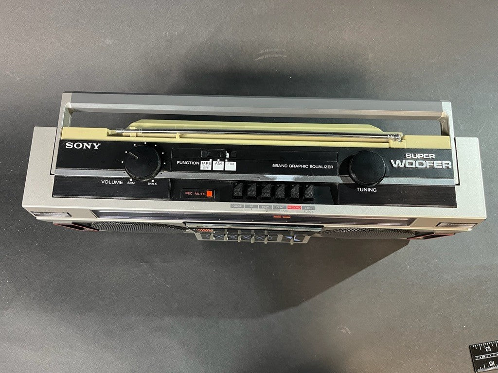 SONY SUPER WOOFER REAR DRIVE CFS-450 BOOMBOX