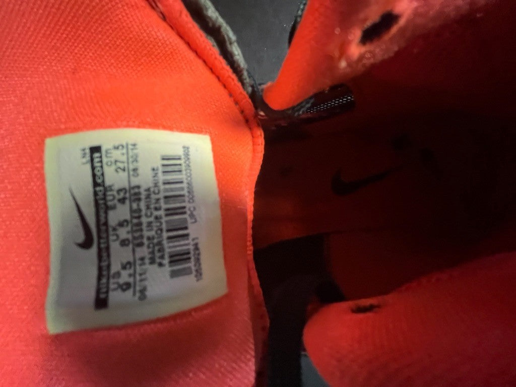 Nike Zoom LeBron SIZE. 8.5 GREEN AND ORANGE COLOR  USED