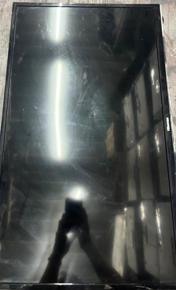 onn 32” Class HD {POWERS ON  FOR PARTS}