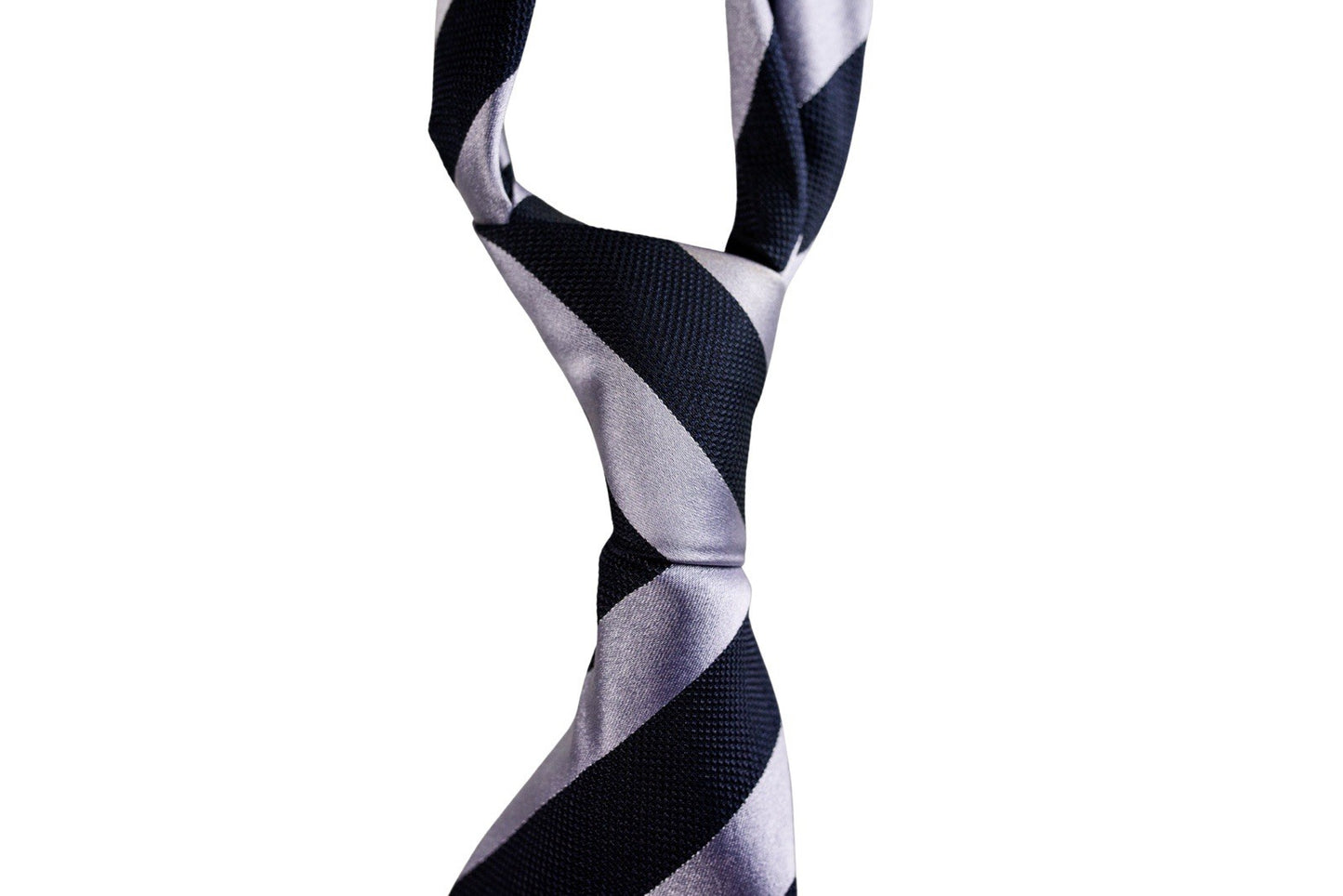 TUMI Men's Classic 100% Silk Necktie ITALY Luxury Geometric Blue/ Purple