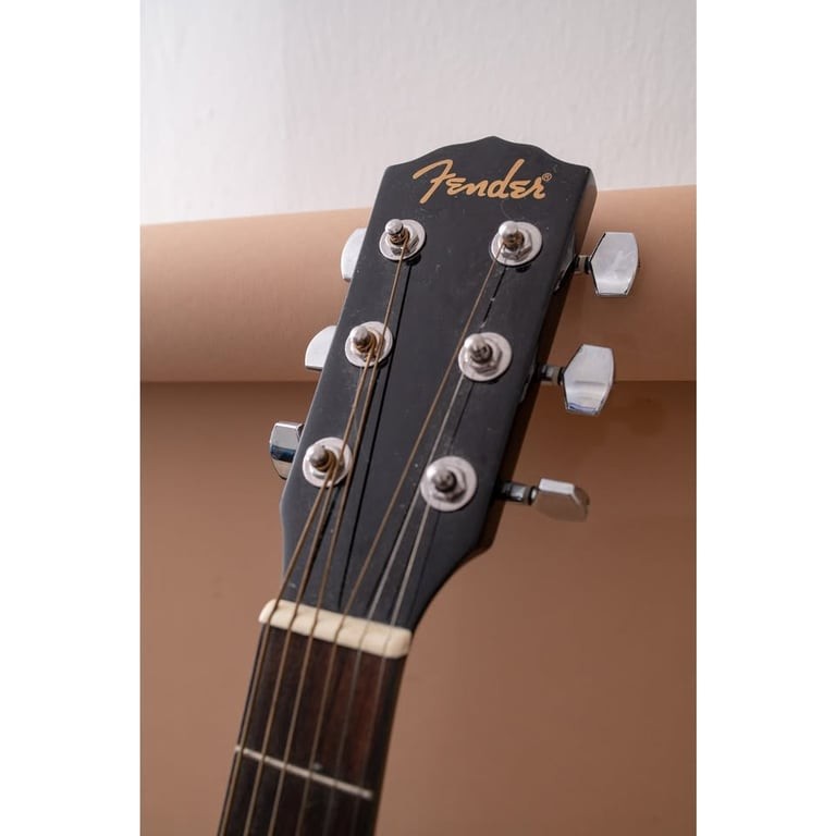 Fender guitar FA-100