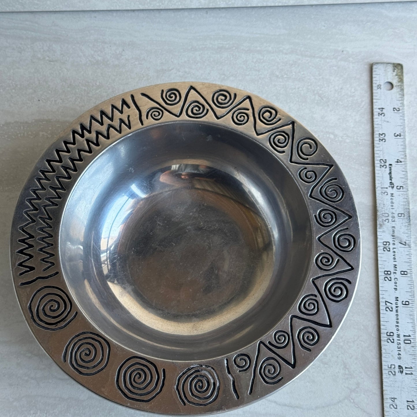 Vintage REGGAE/ Wilton Armetale/ 12" Round/ Salad Bowl - ,