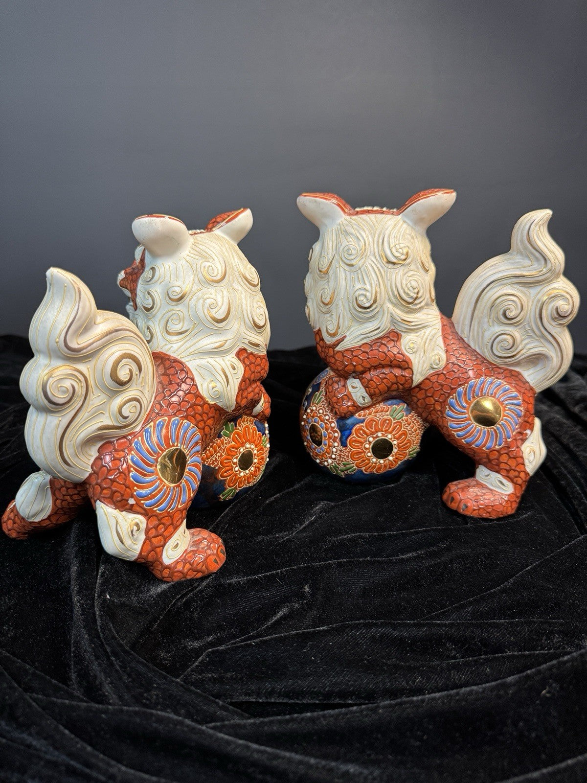 JAPANSE KUTANI ~ SHOWA PERIOD~FOO DOG(S)~CREAM, ORANGE, BLUE & WHITE~STUNNING!!