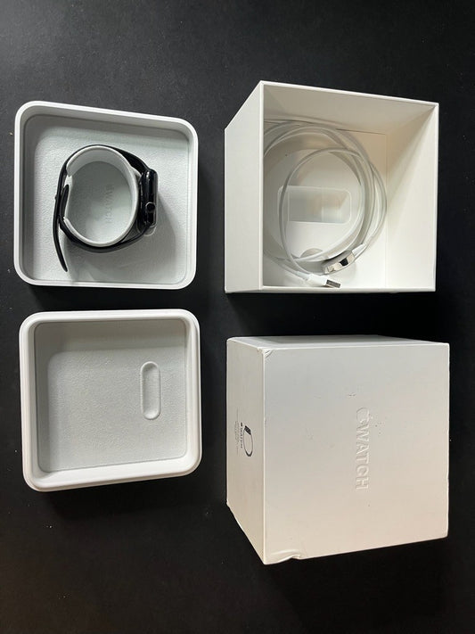 Apple Watch SE 2nd gen 40 mm DOES NOT TURN ON IN GOOD USE