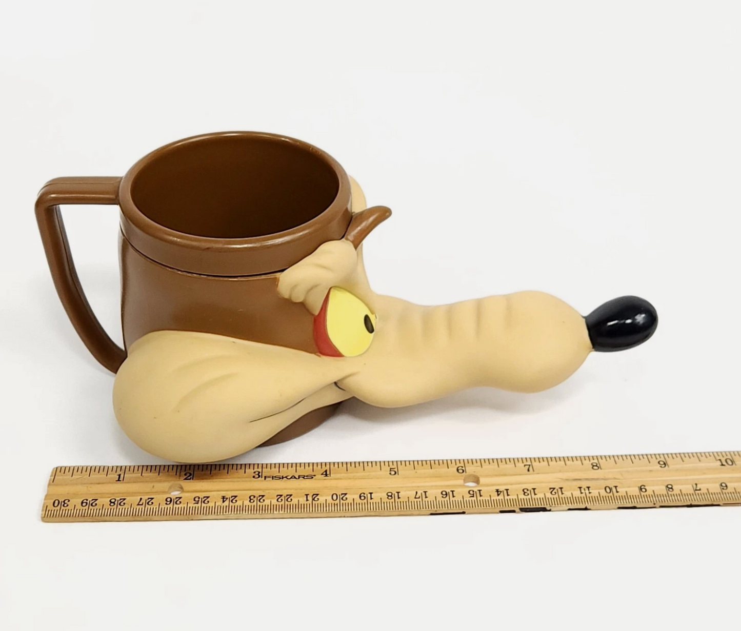 Vintage Wiley Wile E Coyote Mug Cup Warner Bros Looney Tunes Plastic 3D