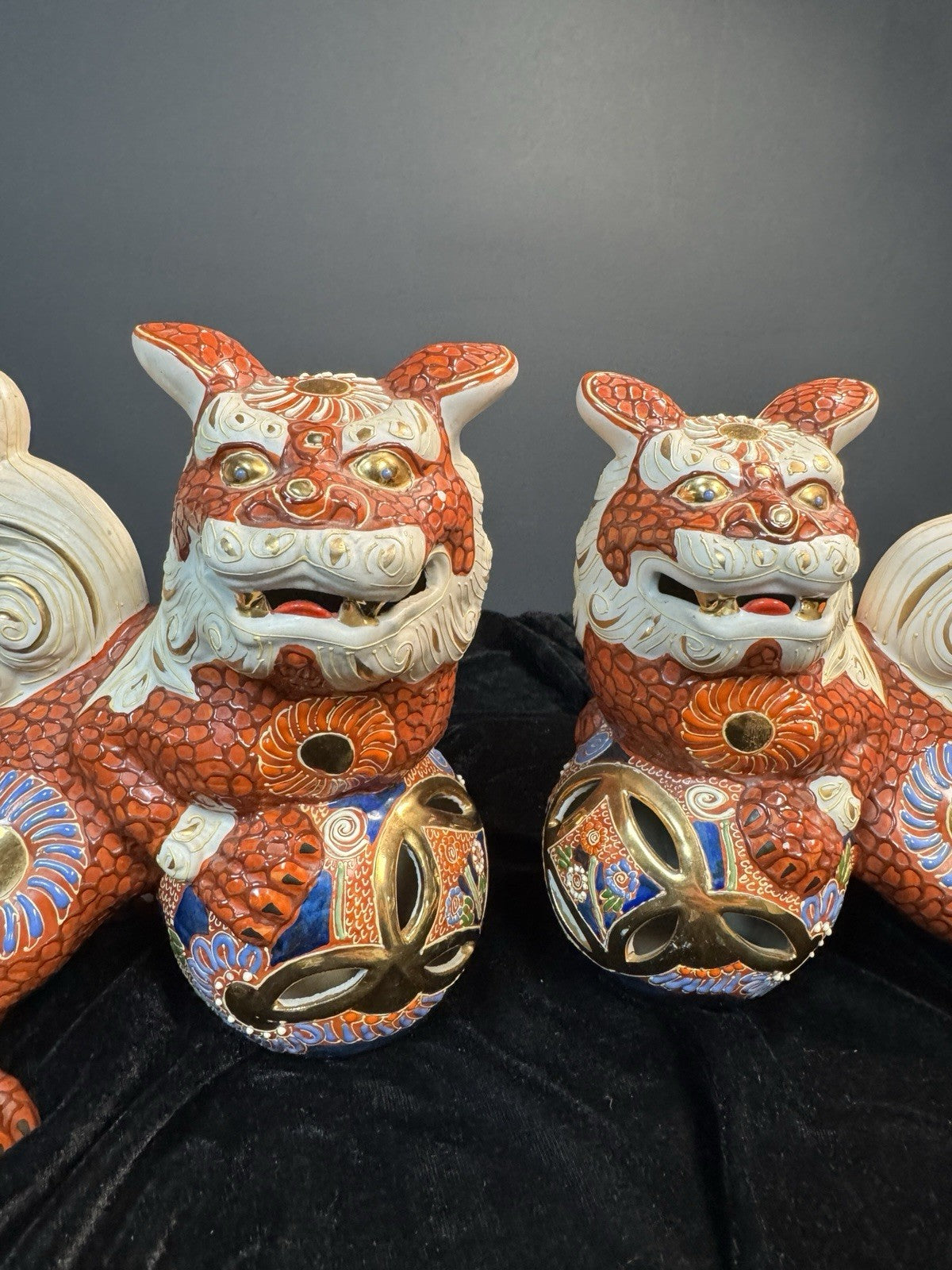 JAPANSE KUTANI ~ SHOWA PERIOD~FOO DOG(S)~CREAM, ORANGE, BLUE & WHITE~STUNNING!!