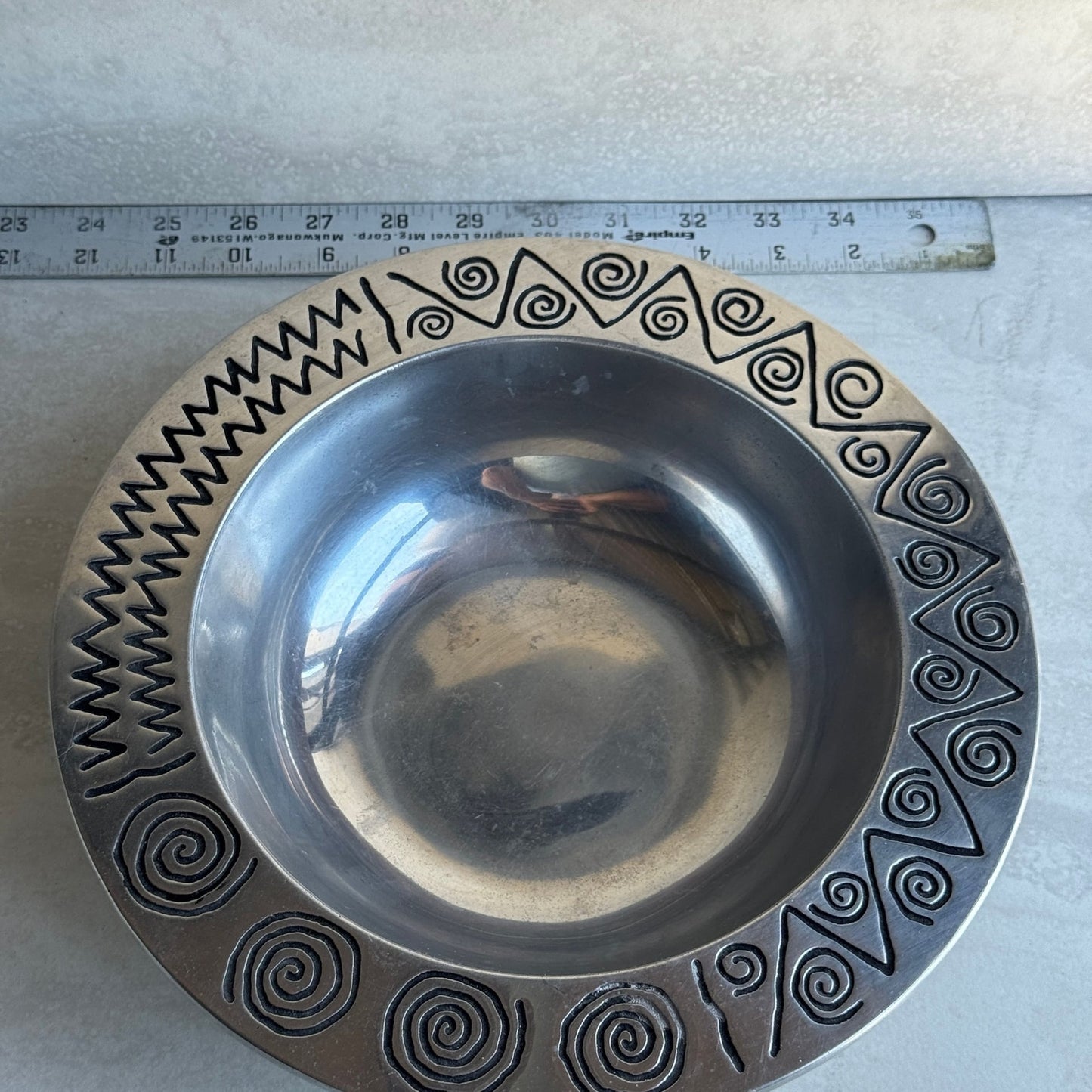Vintage REGGAE/ Wilton Armetale/ 12" Round/ Salad Bowl - ,