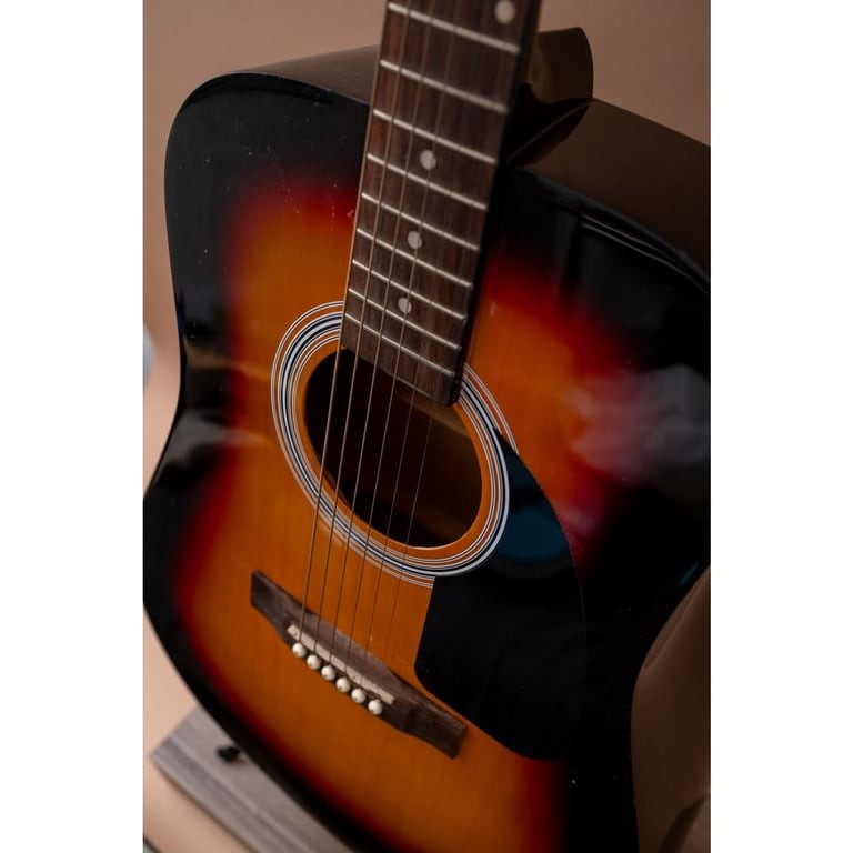 Fender guitar FA-100