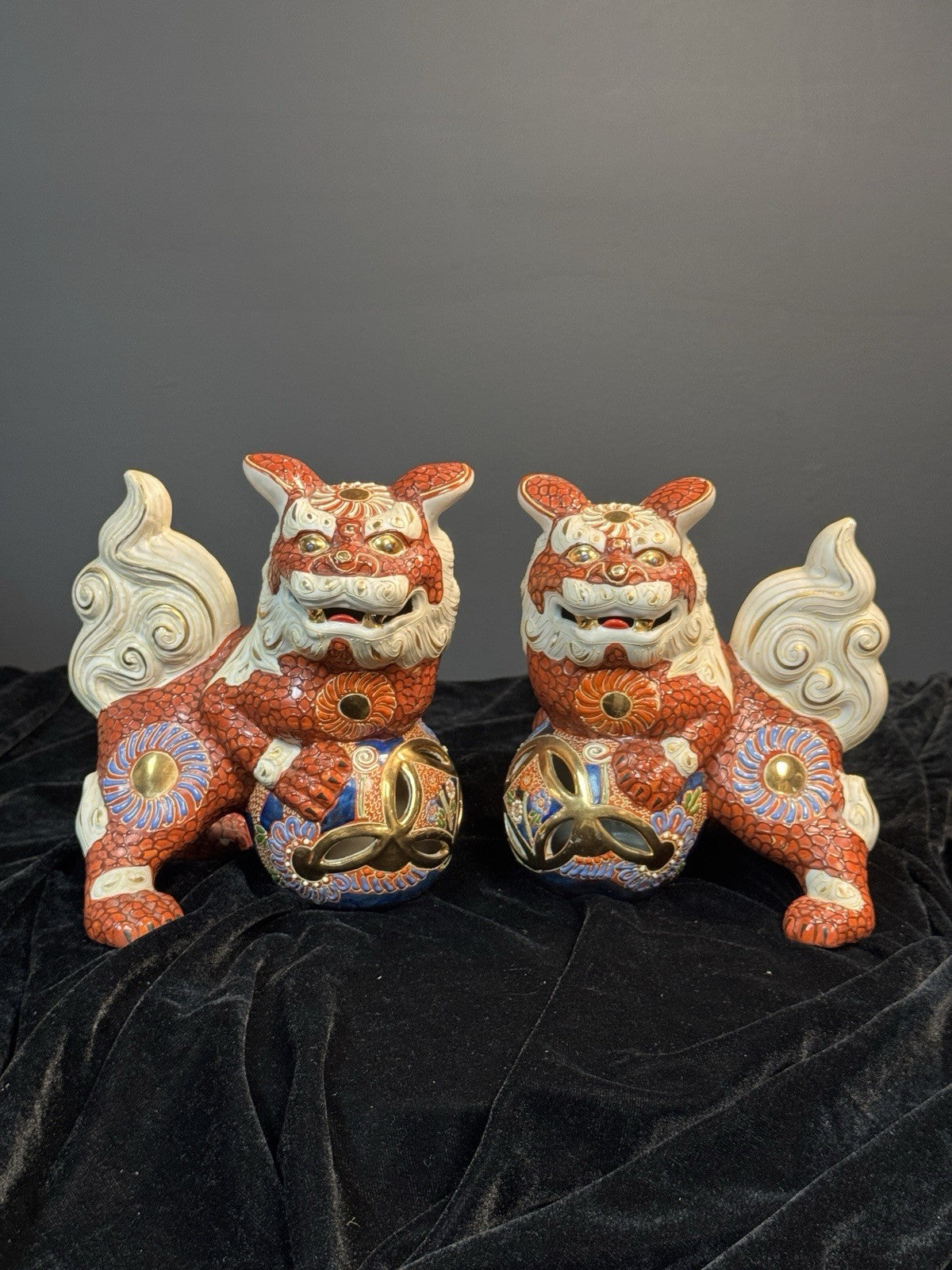 JAPANSE KUTANI ~ SHOWA PERIOD~FOO DOG(S)~CREAM, ORANGE, BLUE & WHITE~STUNNING!!