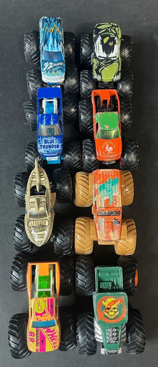 2009 HOT WHEELS EASTER RACEWAY 8 CAR SET NEAR MINT IN BOX